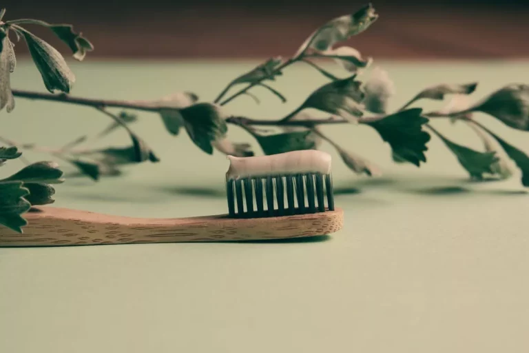 Astuces Pour Blanchir Ses Dents Naturellement