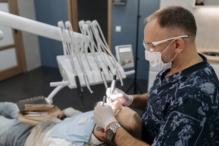 Quand faut t’il enlever les dents de sagesse?